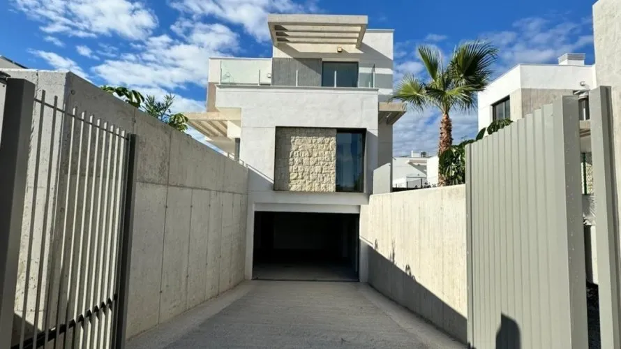 Villa de 3 chambres à Finestrat, Spain No. 738 № 12