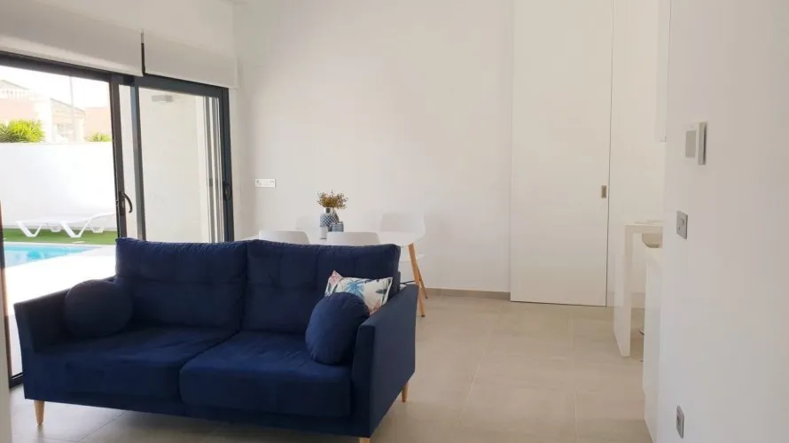 Villa de 3 chambres à Pinar De Campoverde, Spain No. 358 № 1
