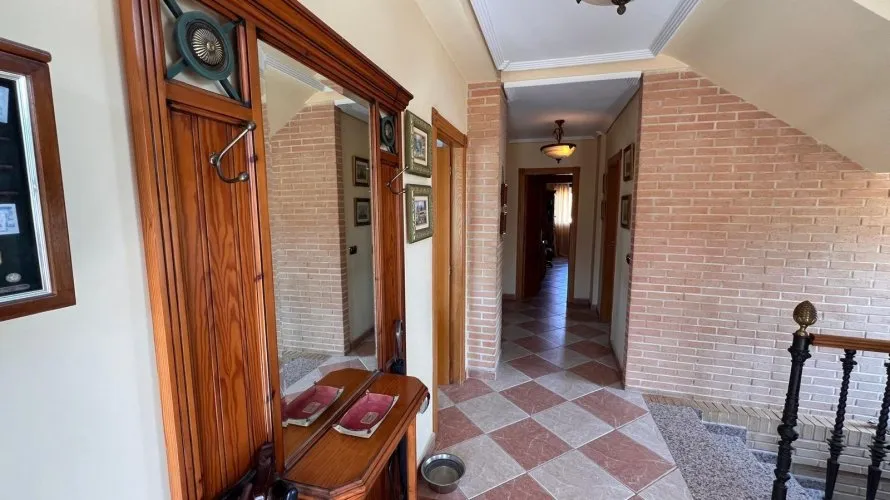 Villa de 480m² à Benidorm, Spain No. 688 № 16
