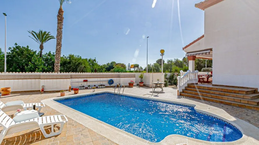 Villa de 185m² à Castilblanco de los Arroyos, Spain No. 1233 № 28