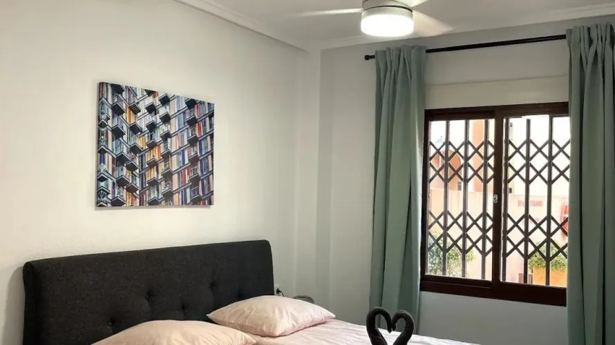 Apartment de 2 chambres à Torrevieja, Spain No. 989 № 11