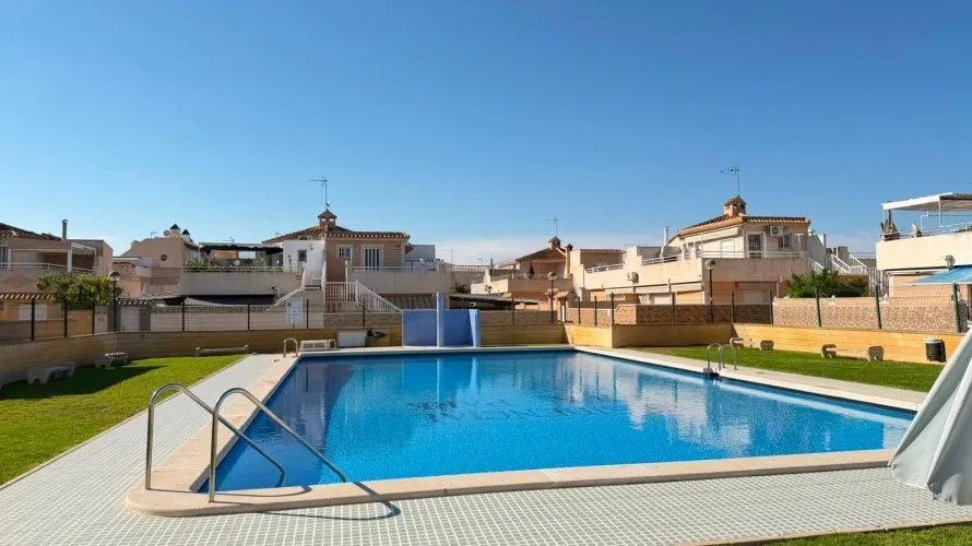 House de 3 chambres à Torrevieja, Spain No. 1602 № 28