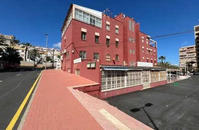 Commercial property de 300m² à Torrevieja, Spain No. 2714