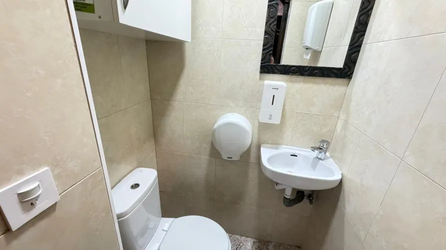 Commercial property de 57m² à Torrevieja, Spain No. 2702