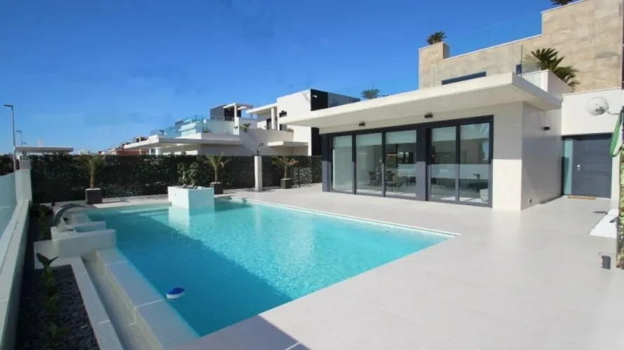 Villa de 197m² à La Zenia, Spain No. 259 № 17