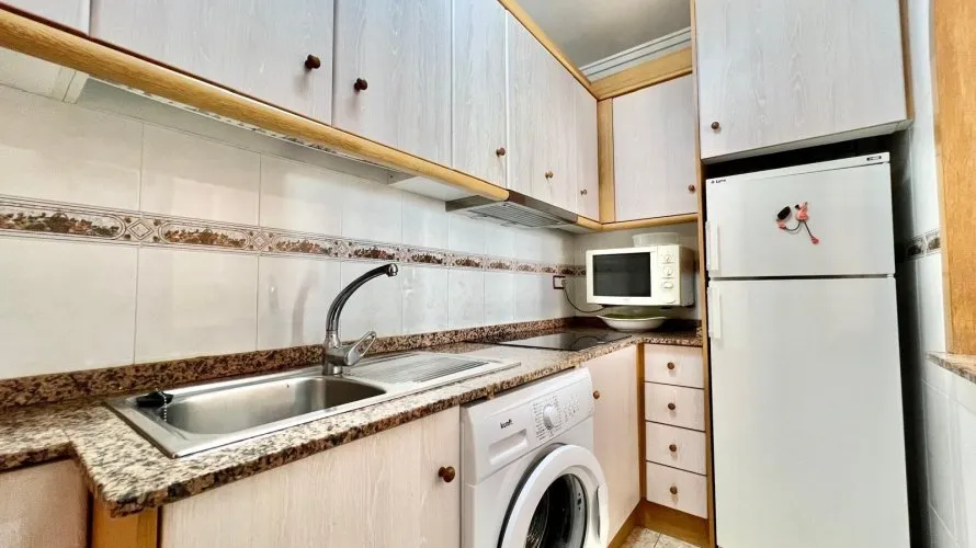 Apartment de 2 chambres à Torrevieja, Spain No. 2888