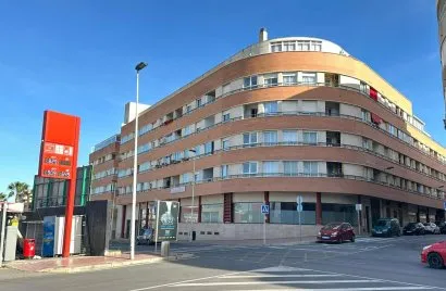 Apartment de 2 chambres à Torrevieja, Spain No. 2906