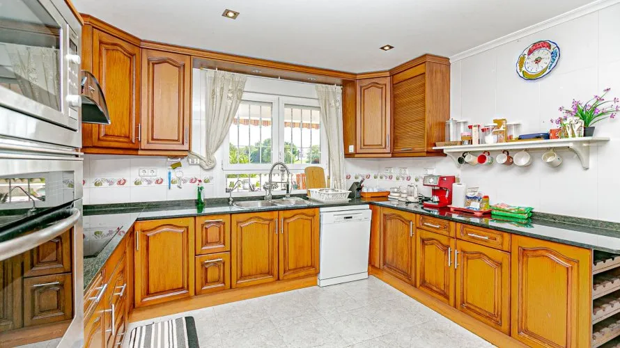 Villa de 185m² à Castilblanco de los Arroyos, Spain No. 1233 № 6