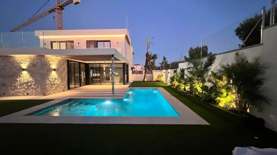 Villa de 3 chambres à Alicante, Spain No. 555 № 15