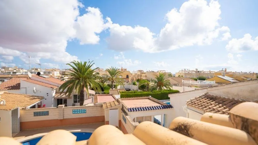 Villa de 4 chambres à Alicante, Spain No. 869 № 20