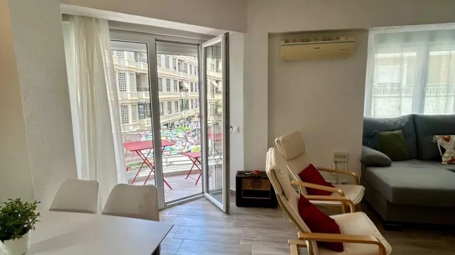 Apartment de 3 chambres à Torrevieja, Spain No. 1195 № 1