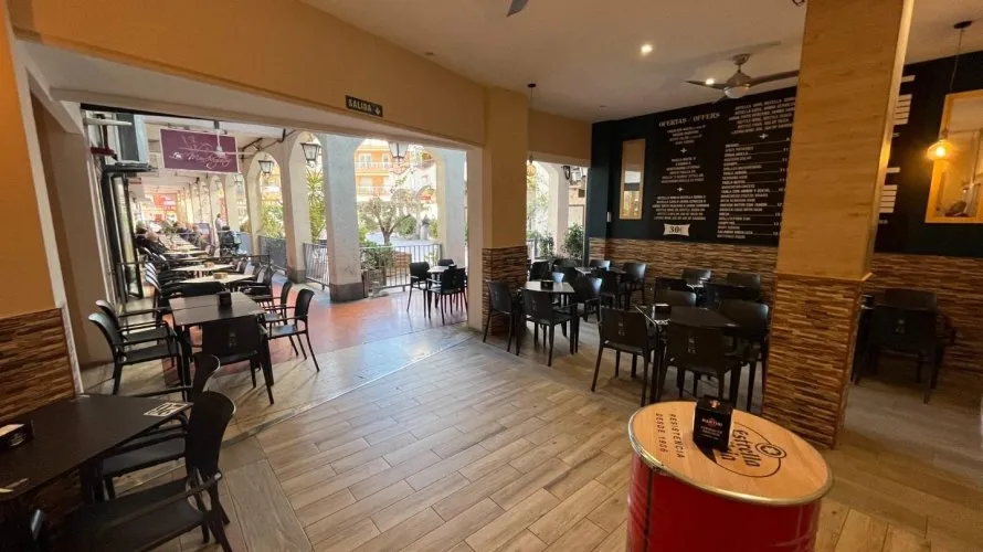 Commercial property de 347m² à Benidorm, Spain No. 536 № 5