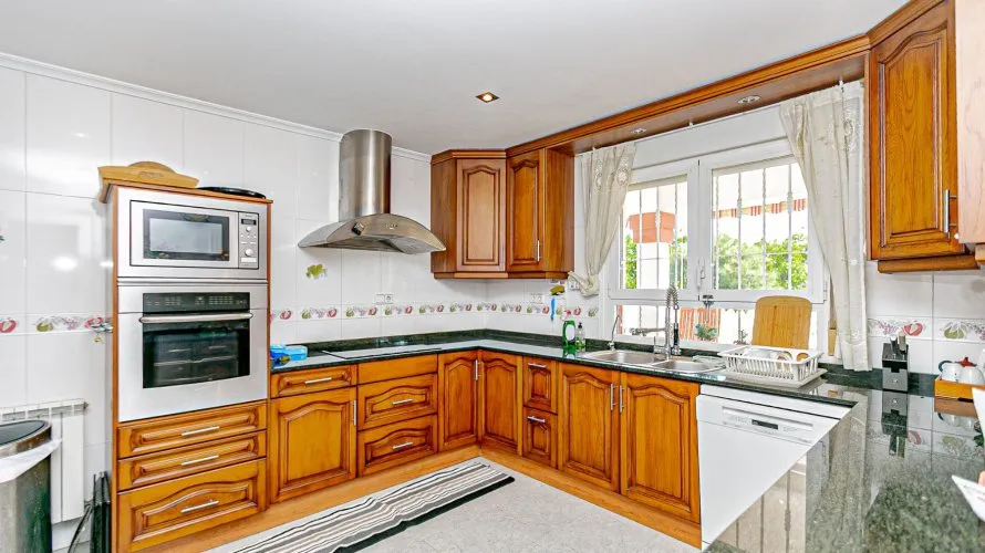 Villa de 185m² à Castilblanco de los Arroyos, Spain No. 1233 № 8