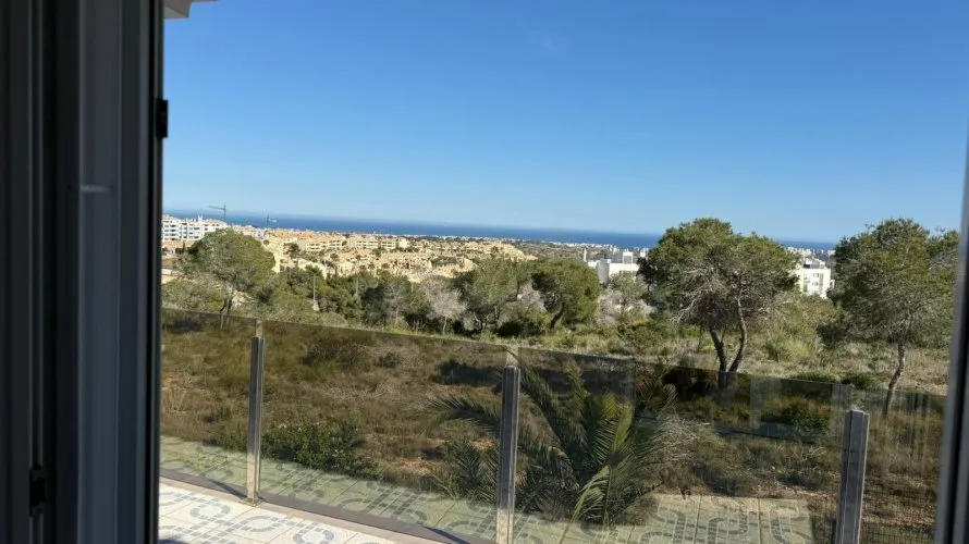 Villa de 4 chambres à Villamartin, Spain No. 1155 № 6