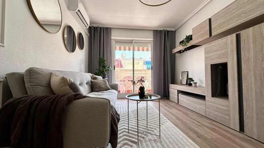 Apartment de 2 chambres à Torrevieja, Spain No. 1500
