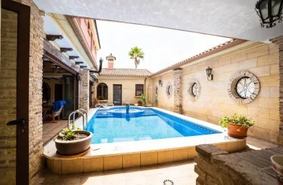 Commercial property de 468m² à San Miguel de Salinas, Spain No. 1367