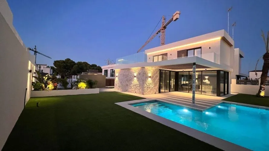 Villa de 3 chambres à Alicante, Spain No. 555 № 17