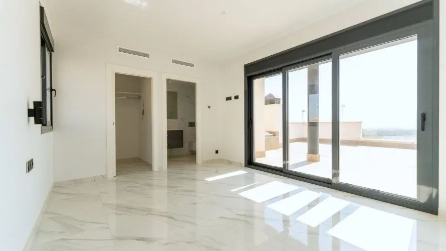 Villa de 210m² à San Miguel de Salinas, Spain No. 1580 № 17