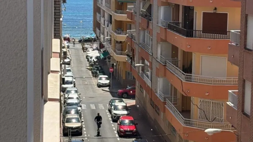 Apartment de 2 chambres à Torrevieja, Spain No. 1205 № 2