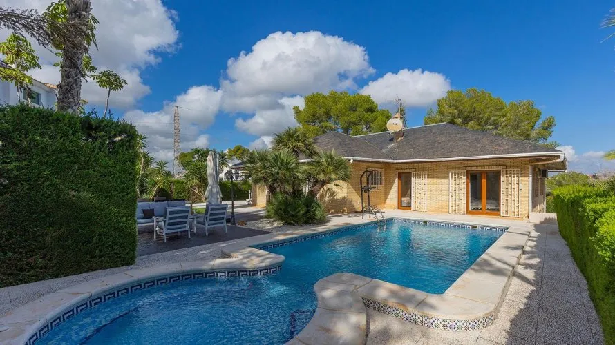 Villa de 5 chambres à Campoamor, Spain No. 1073