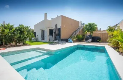 Villa de 3 chambres à La Zenia, Spain No. 833
