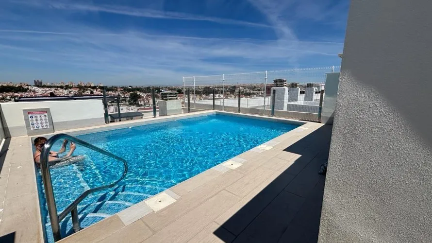 Apartment de 2 chambres à Torrevieja, Spain No. 1205