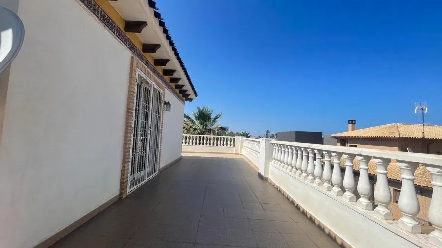 House de 5 chambres à Torrevieja, Spain No. 838 № 2