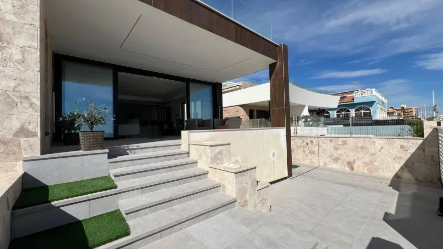 Villa de 5 chambres à La Mata, Spain No. 643 № 3