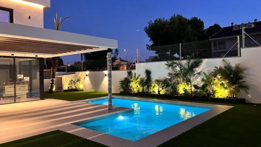 Villa de 3 chambres à Alicante, Spain No. 555 № 13