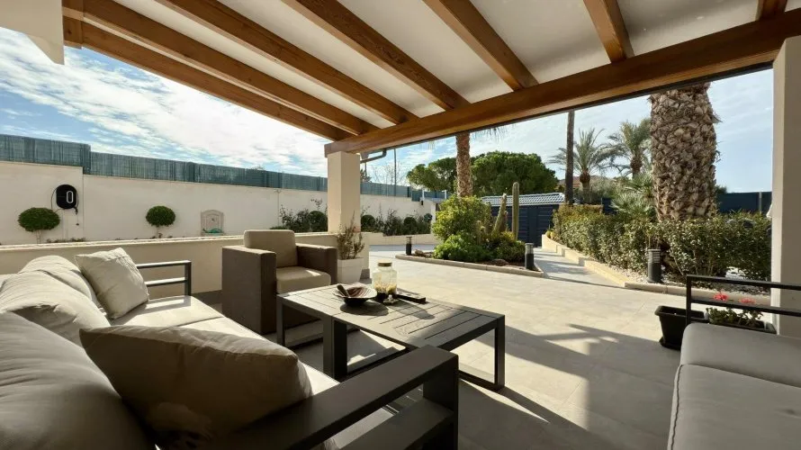 Villa de 5 chambres à San Juan, Spain No. 700 № 22