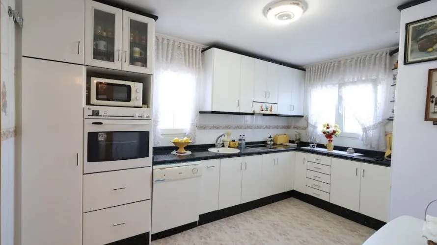 Apartment de 5 chambres à Alicante, Spain No. 981 № 2