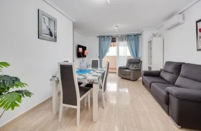 Apartment de 2 chambres à Torrevieja, Spain No. 1424