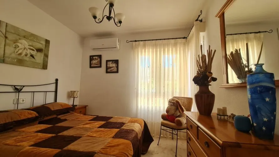 Villa de 124m² à Alicante, Spain No. 1023 № 19