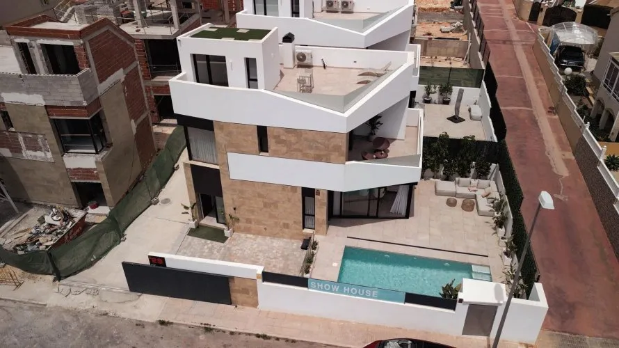 Villa de 3 chambres à La Florida, Spain No. 580