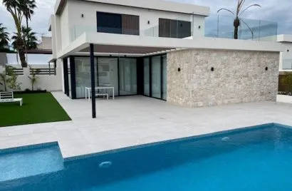 Villa de 3 chambres à Alicante, Spain No. 555