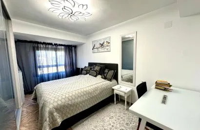 Apartment de 4 chambres à Alicante, Spain No. 1550