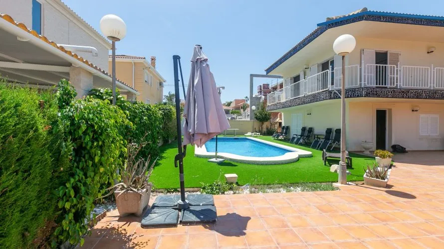 Villa de 293m² à La Zenia, Spain No. 1443 № 4