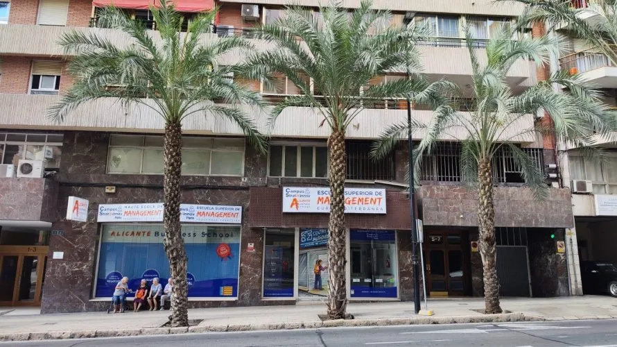 Commercial property de 560m² à Alicante, Spain No. 960 № 4