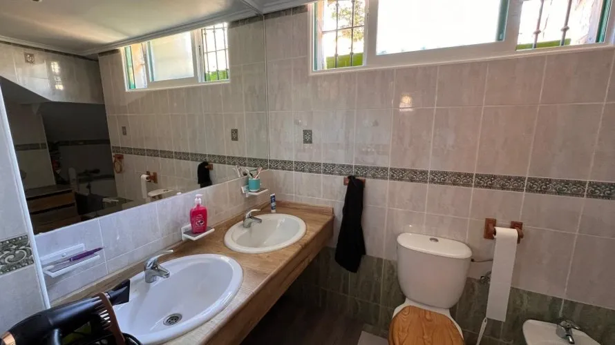 Villa de 480m² à Benidorm, Spain No. 688 № 24