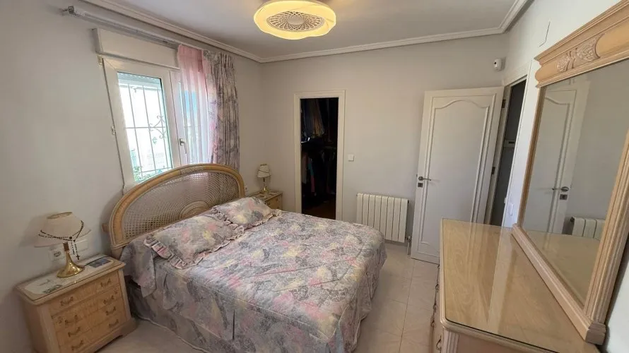 Villa de 4 chambres à Villamartin, Spain No. 1155 № 20