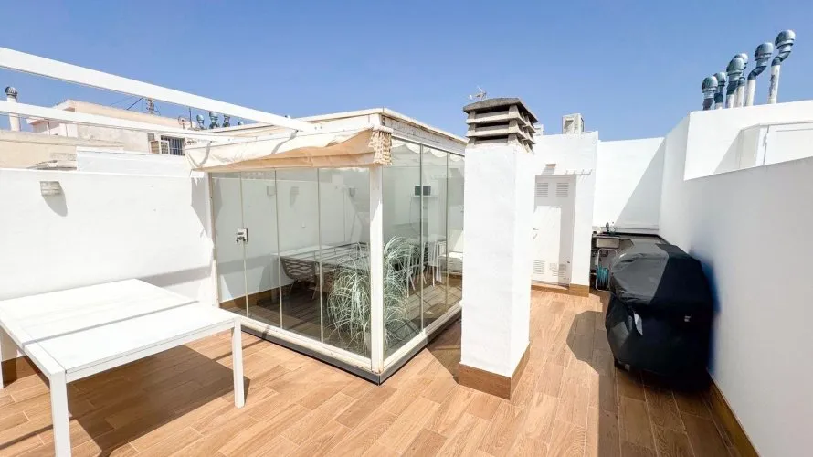 Penthouse de 2 chambres à Torrevieja, Spain No. 646