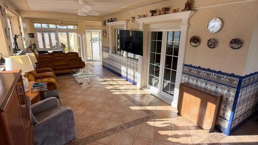 Villa de 4 chambres à Villamartin, Spain No. 1155 № 9