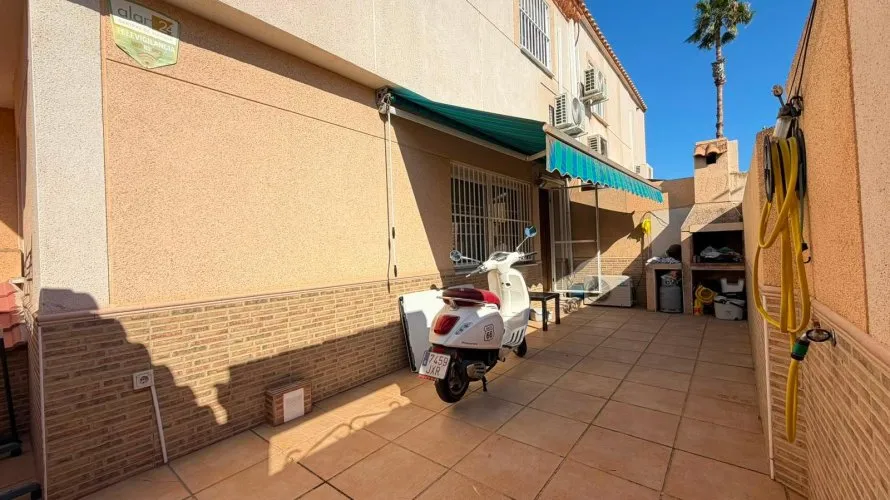 House de 3 chambres à Torrevieja, Spain No. 1602 № 21