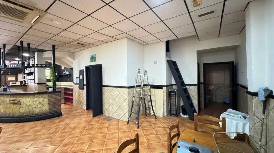 Commercial property de 159m² à Torrevieja, Spain No. 2744 № 11