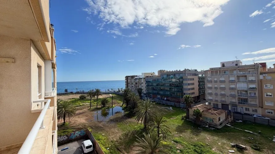 Apartment de 2 chambres à Torrevieja, Spain No. 2828 № 1