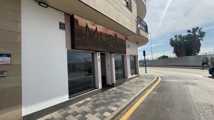 Office de 50m² à Torrevieja, Spain No. 1084 № 2