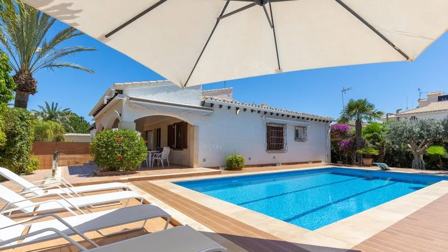 Villa de 4 chambres à Alicante, Spain No. 780 № 2