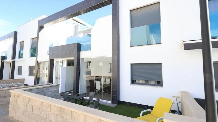 Apartment de 2 chambres à La Zenia, Spain No. 991