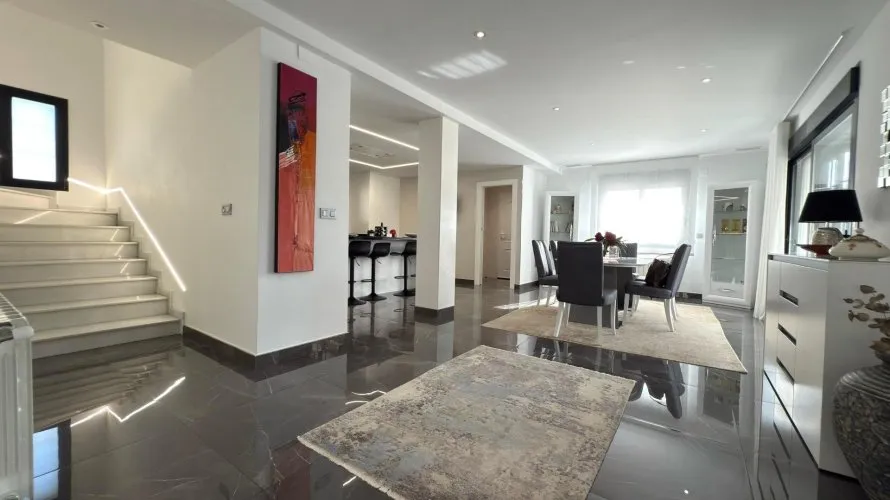 Villa de 5 chambres à San Juan, Spain No. 700 № 26