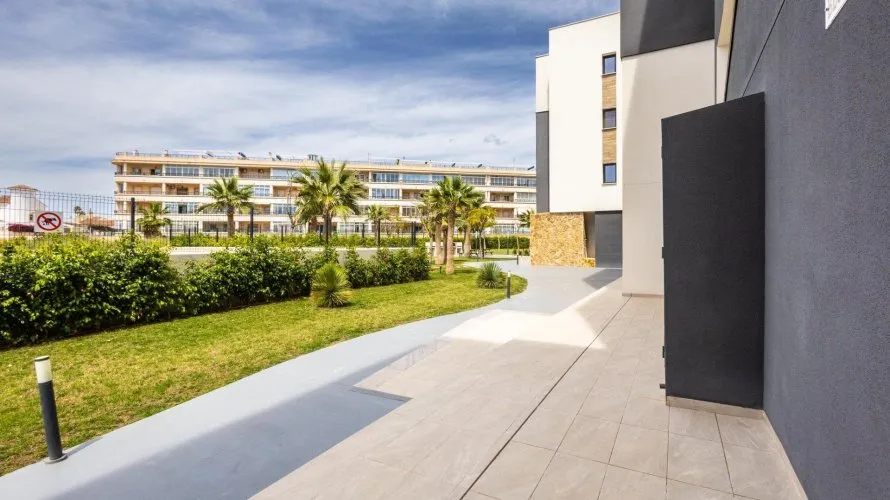 Penthouse de 2 chambres à Playa Flamenca II, Spain No. 1269